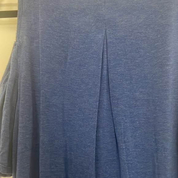 Max Studio “cold shoulder” top - Picture 6 of 6